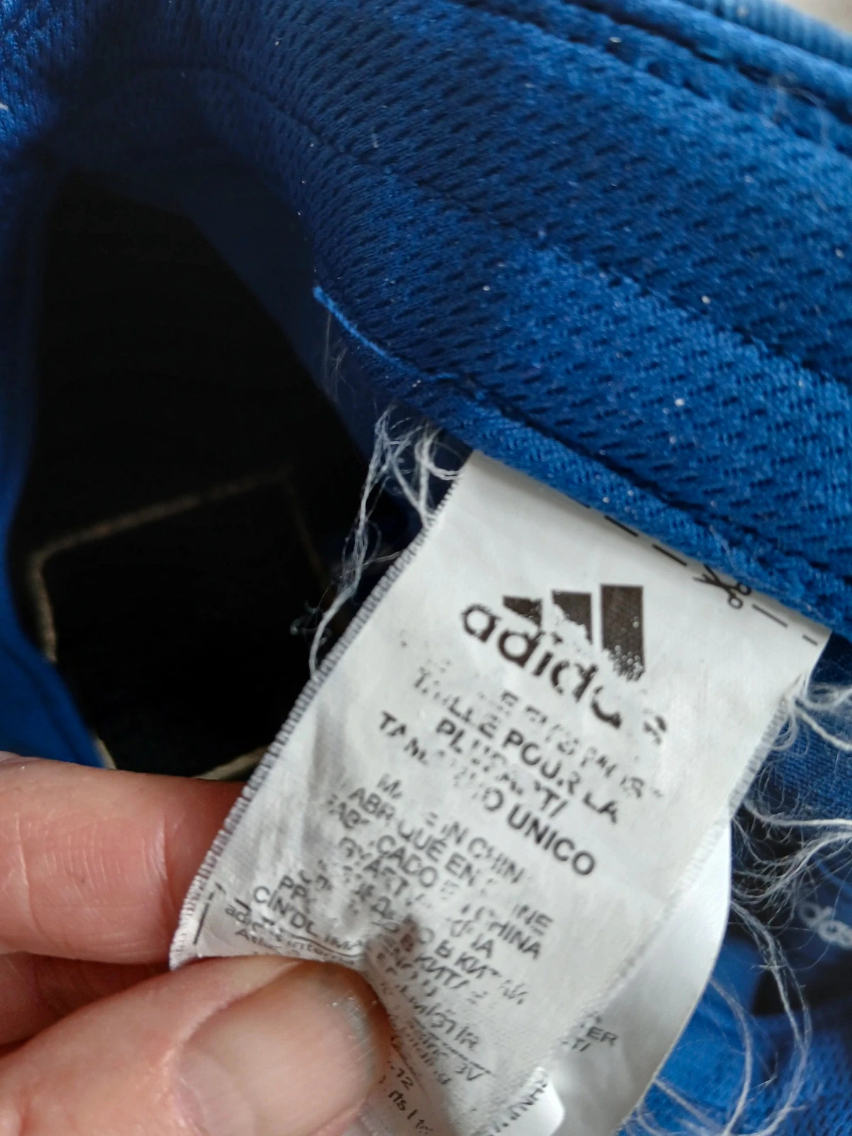Casquette Adidas. – Olympique Lyonnais – taille Taille unique 5