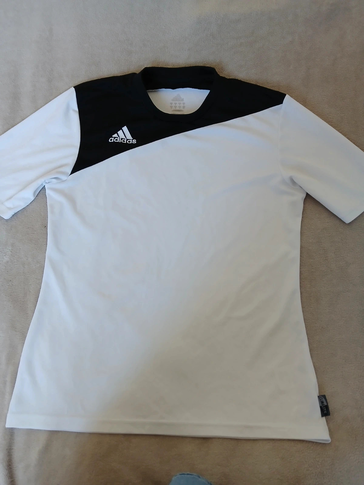T-shirt Adidas. – adidas – taille M