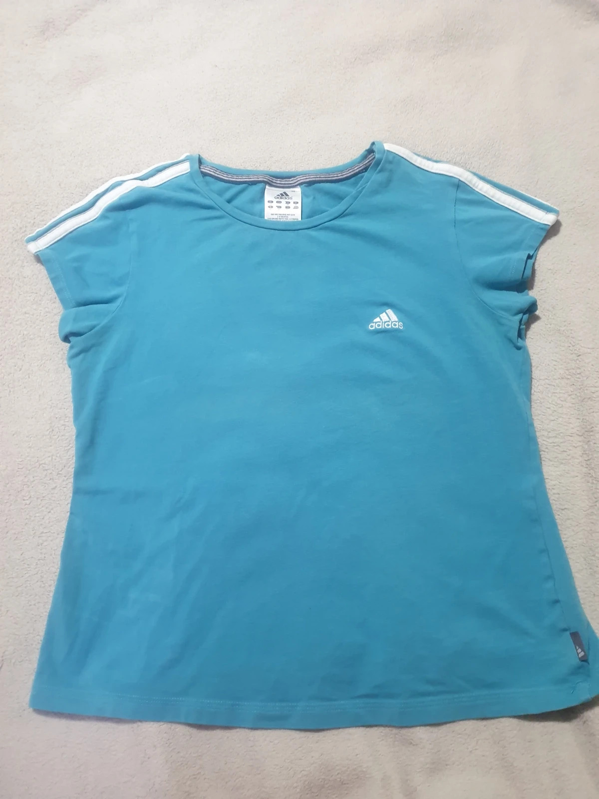 T-shirt Adidas.