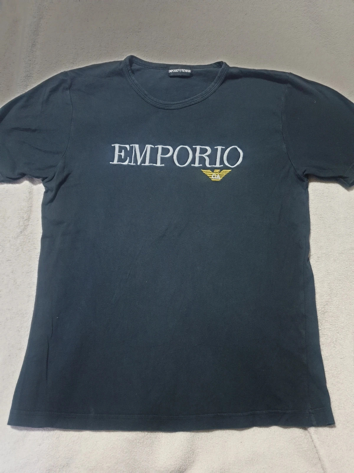 T-shirt emporio Armani.