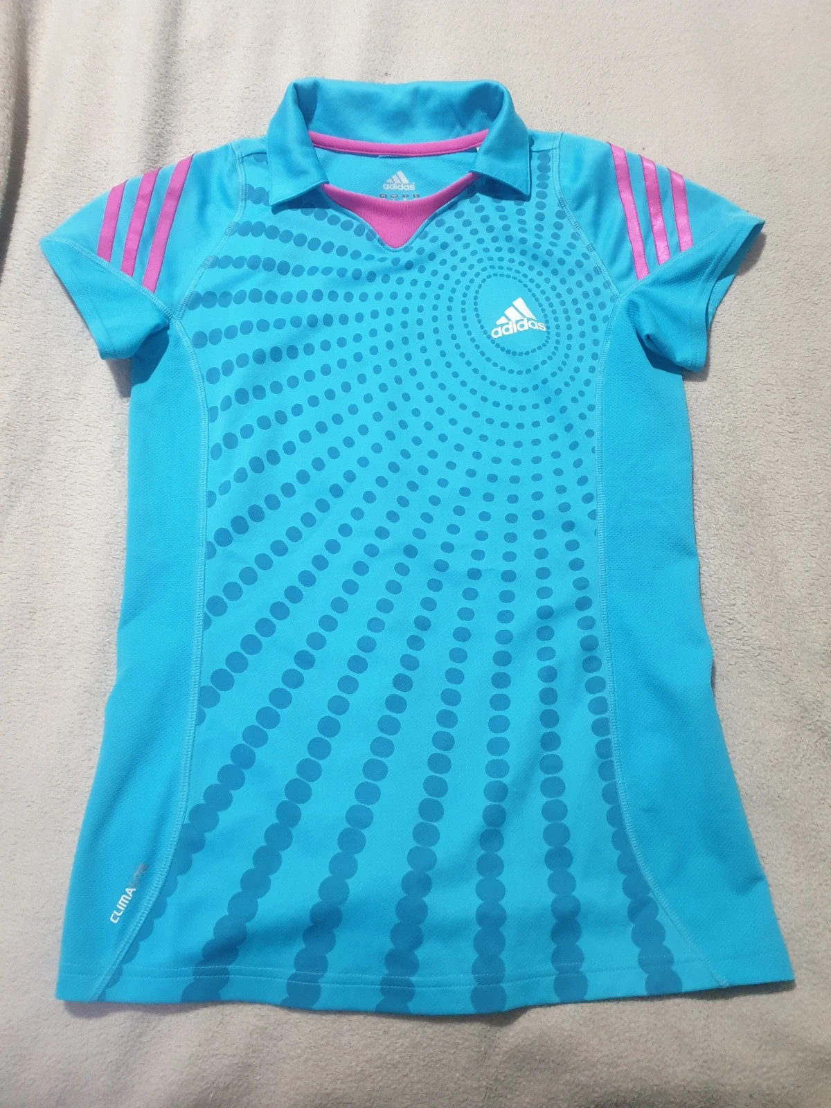 T-shirt Adidas.
