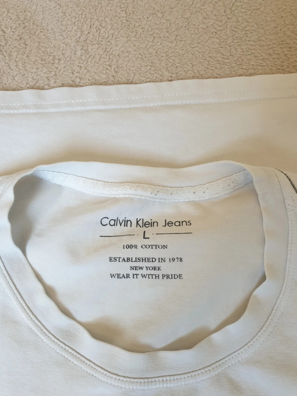 T-shirt calvin Klein. – Calvin Klein – taille L 3