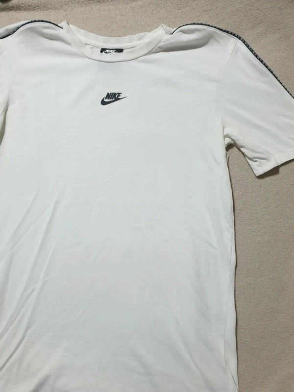 T-shirt Nike.