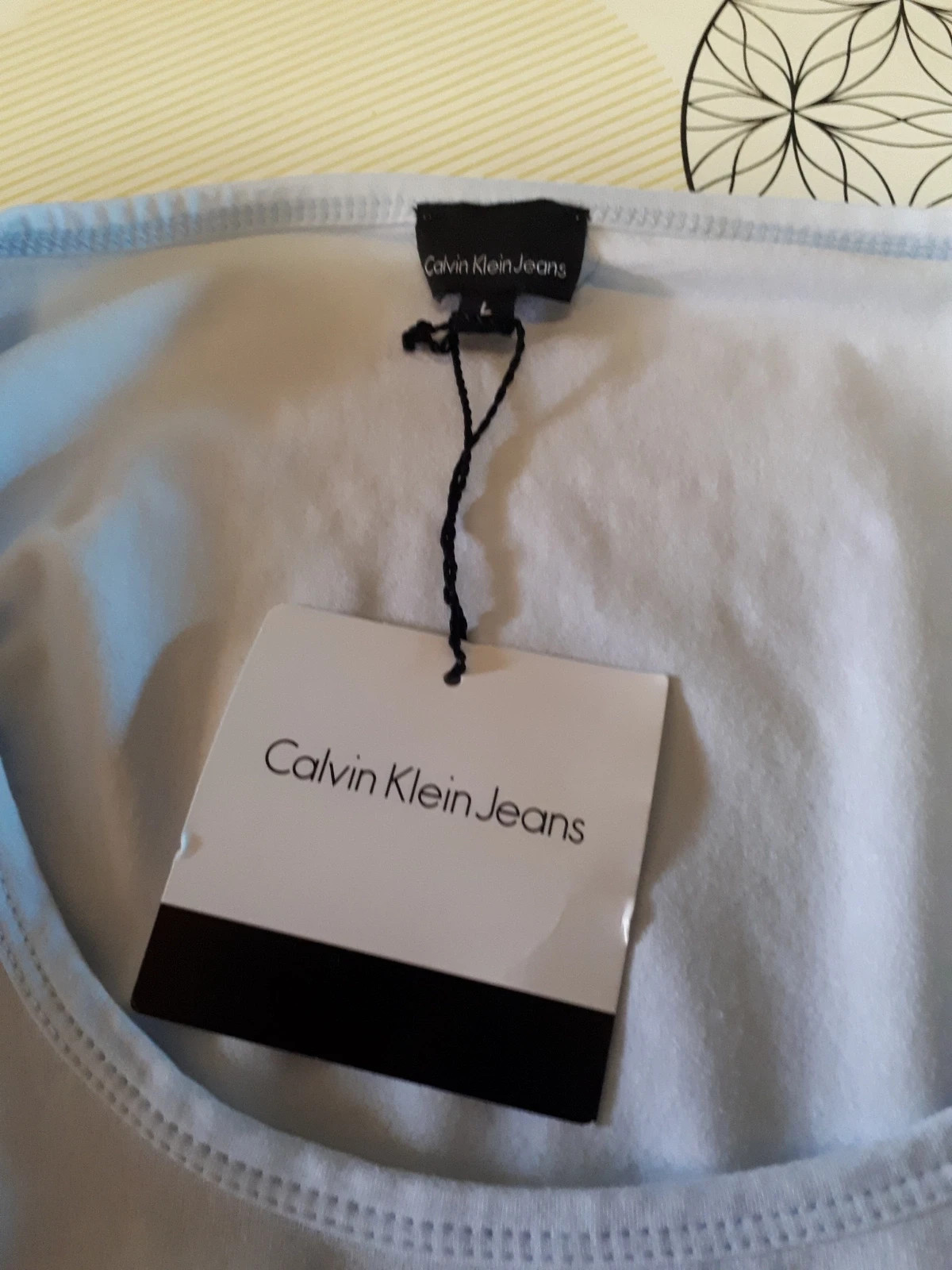 Sweat calvin Klein jeans.bleu ciel. Taille L.