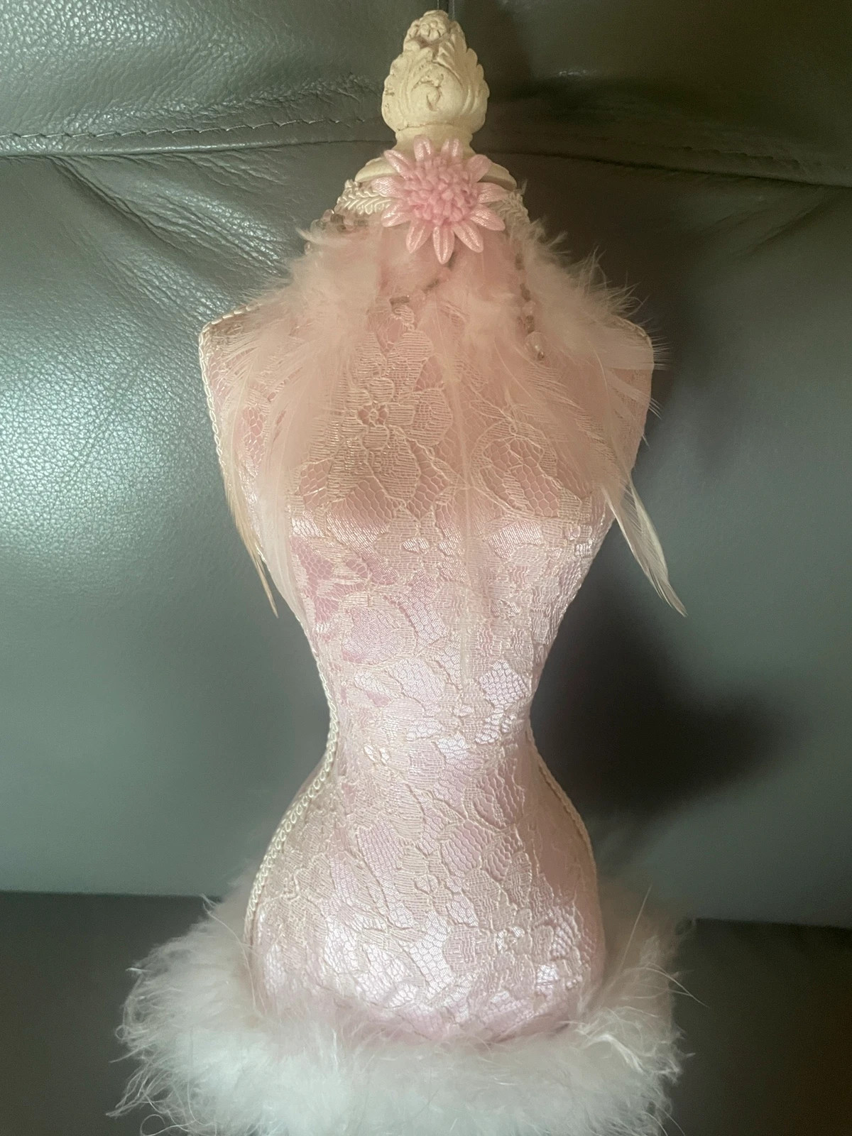 Très beau porte bijoux en forme de mannequin 3