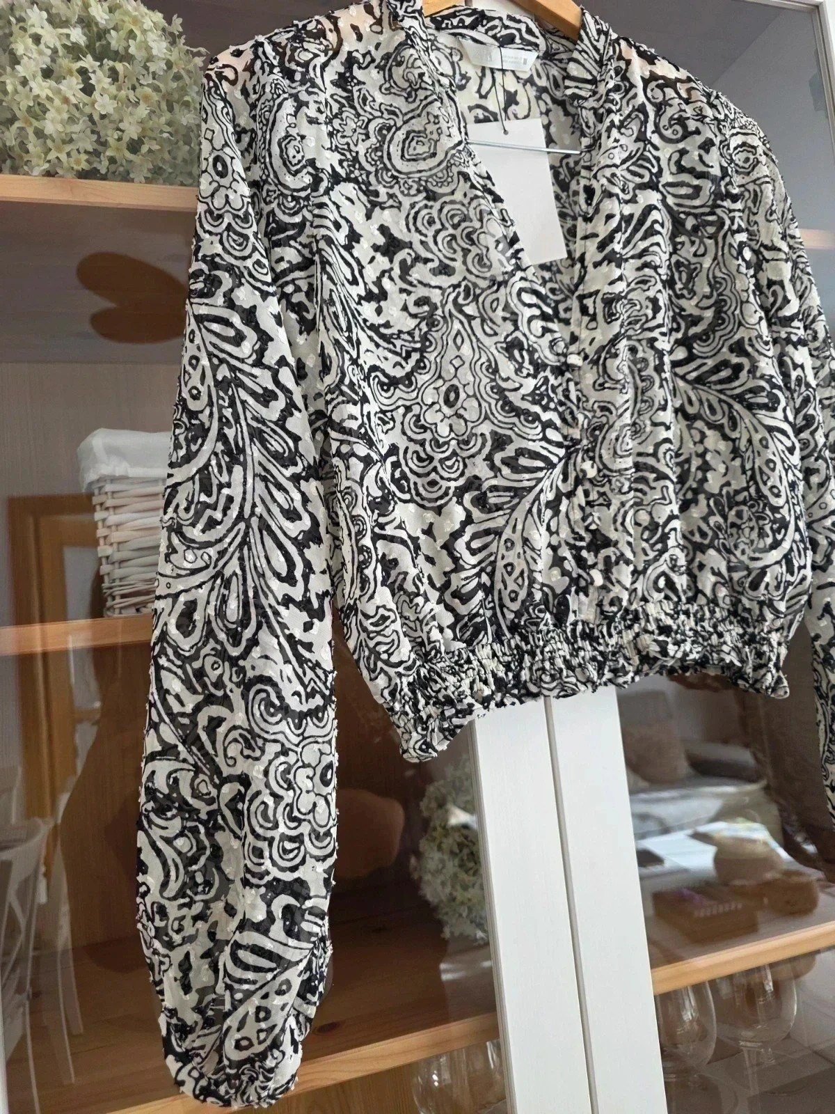 Haut court à pois/Blusa corta plumeti de Zara – Zara – taille M / 38 / 10 4