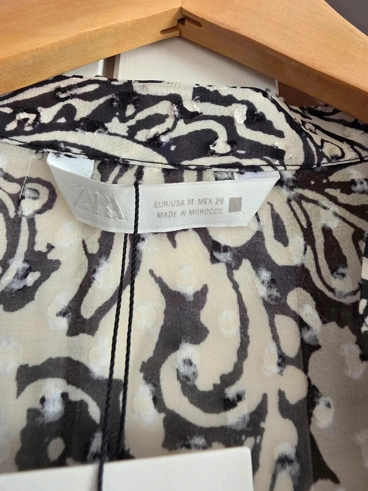 Haut court à pois/Blusa corta plumeti de Zara – Zara – taille M / 38 / 10 5