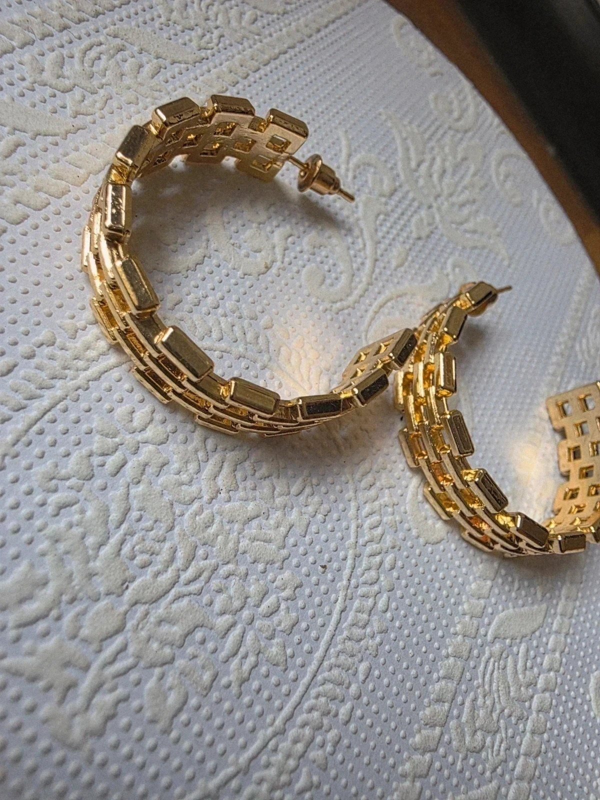 Pendientes aro dorados geométricos Bijou Brigitte sin usar 💛 – Bijou Brigitte 3