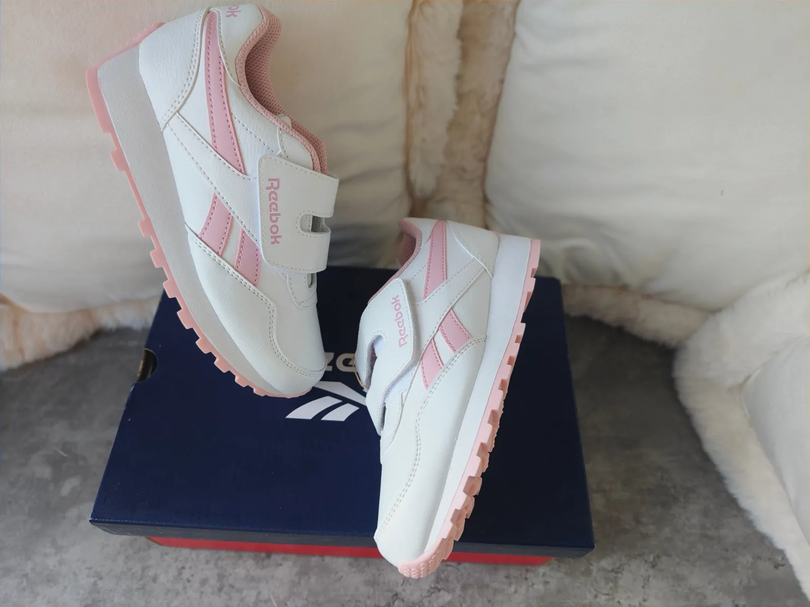 Baskets Reebok blanches et roses à scratchs 32.5 – Reebok – taille EU 32 2