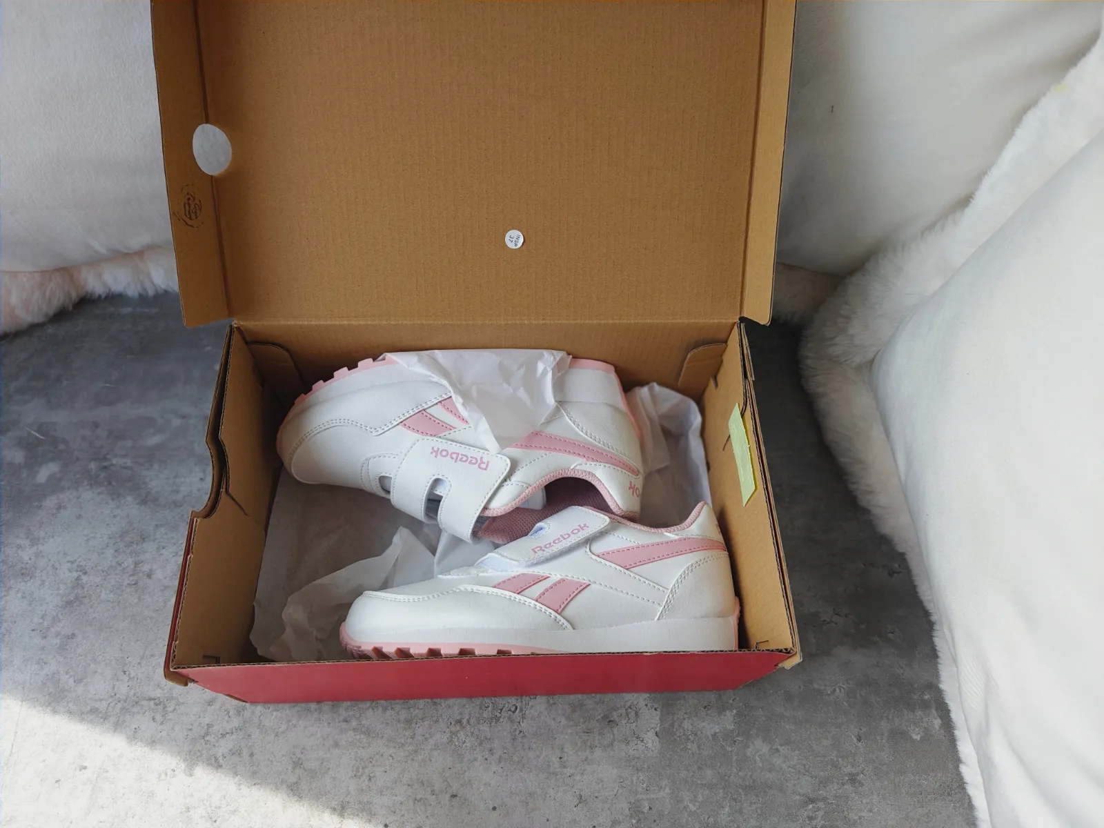 Baskets Reebok blanches et roses à scratchs 32.5 – Reebok – taille EU 32 4