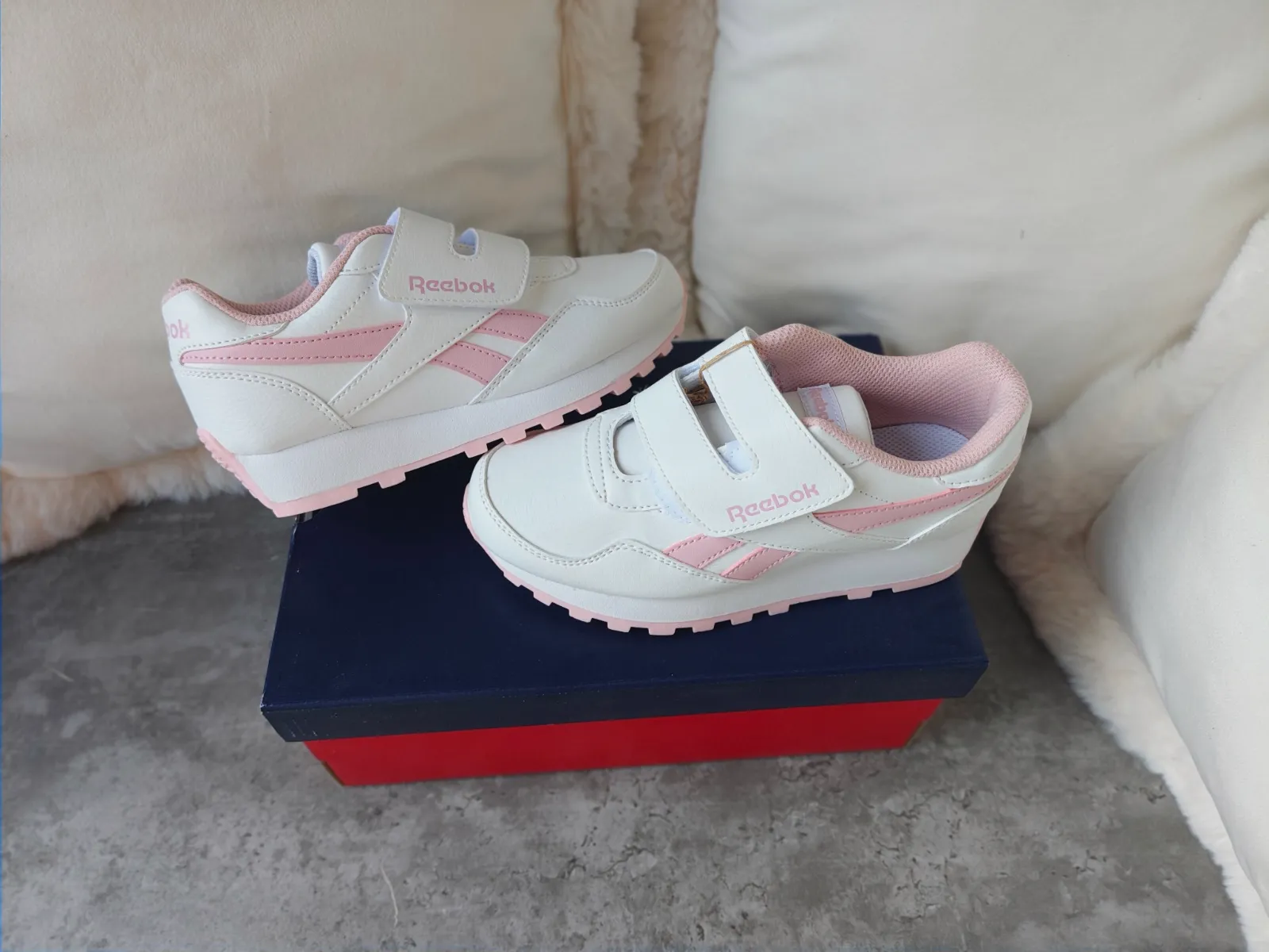 Baskets Reebok blanches et roses à scratchs 32.5 – Reebok – taille EU 32 3