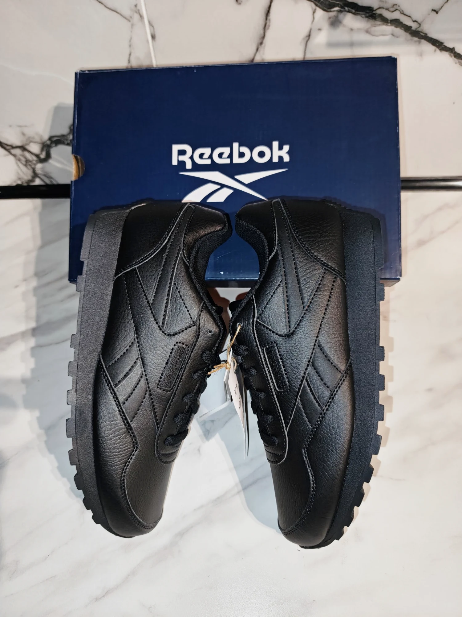 Sneakers noires Reebok Royal Rewind Run neuves 38.5