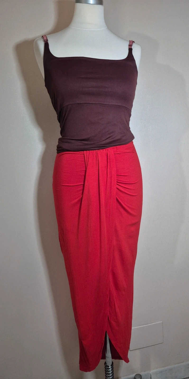 Jupe longue rouge drapée fendue taille #jupe – Tendance – taille S / 36 / 8