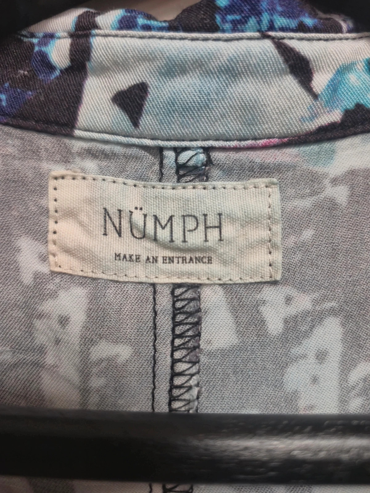 Robe bicolore NÜMPH, haut à motif géométrique, bas noir – Nümph – taille M / 38 / 10 3
