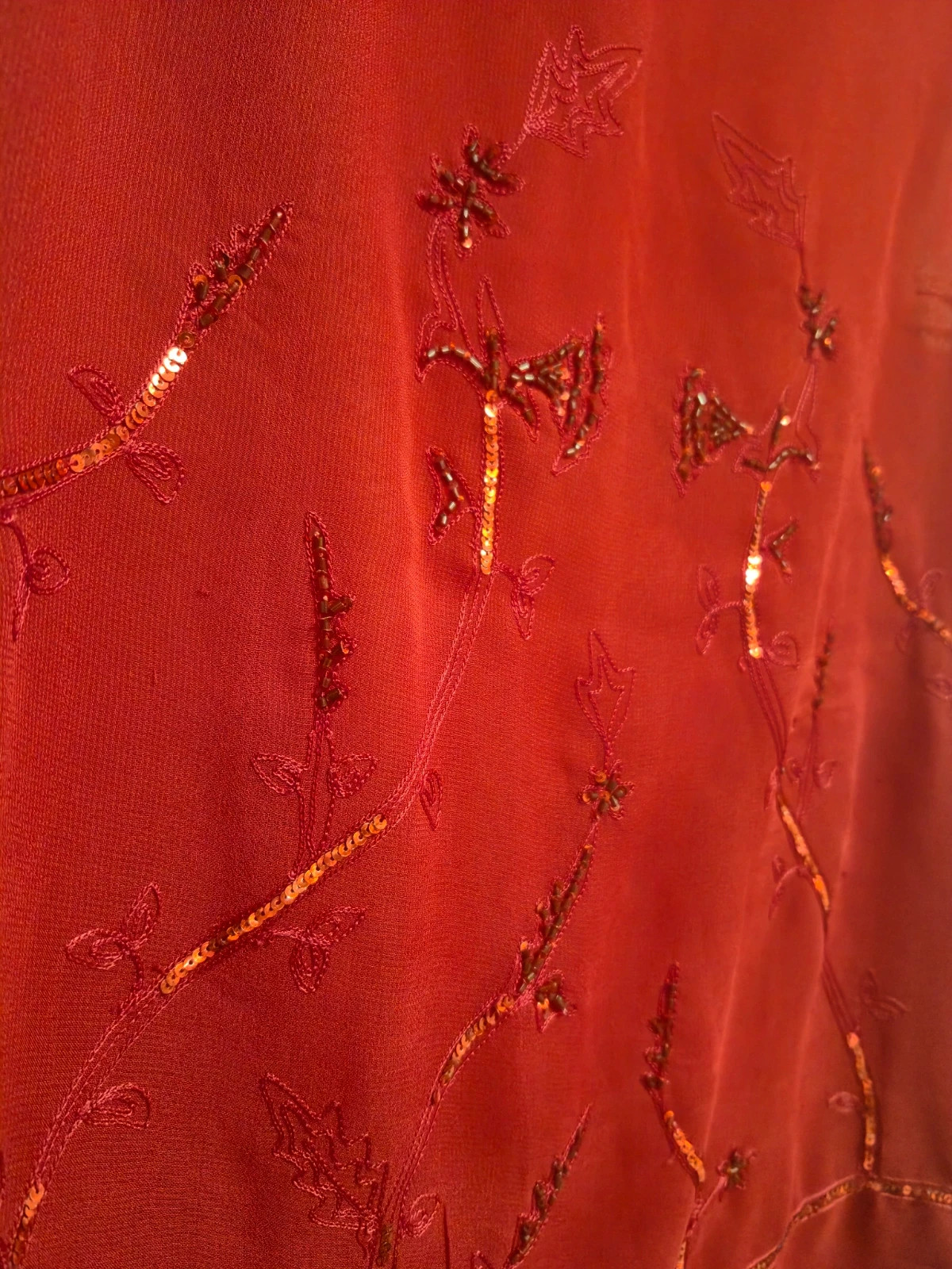 Haut rouge sans manches brodé sequins - Taille M – Vintage Dressing – taille M / 38 / 10 3
