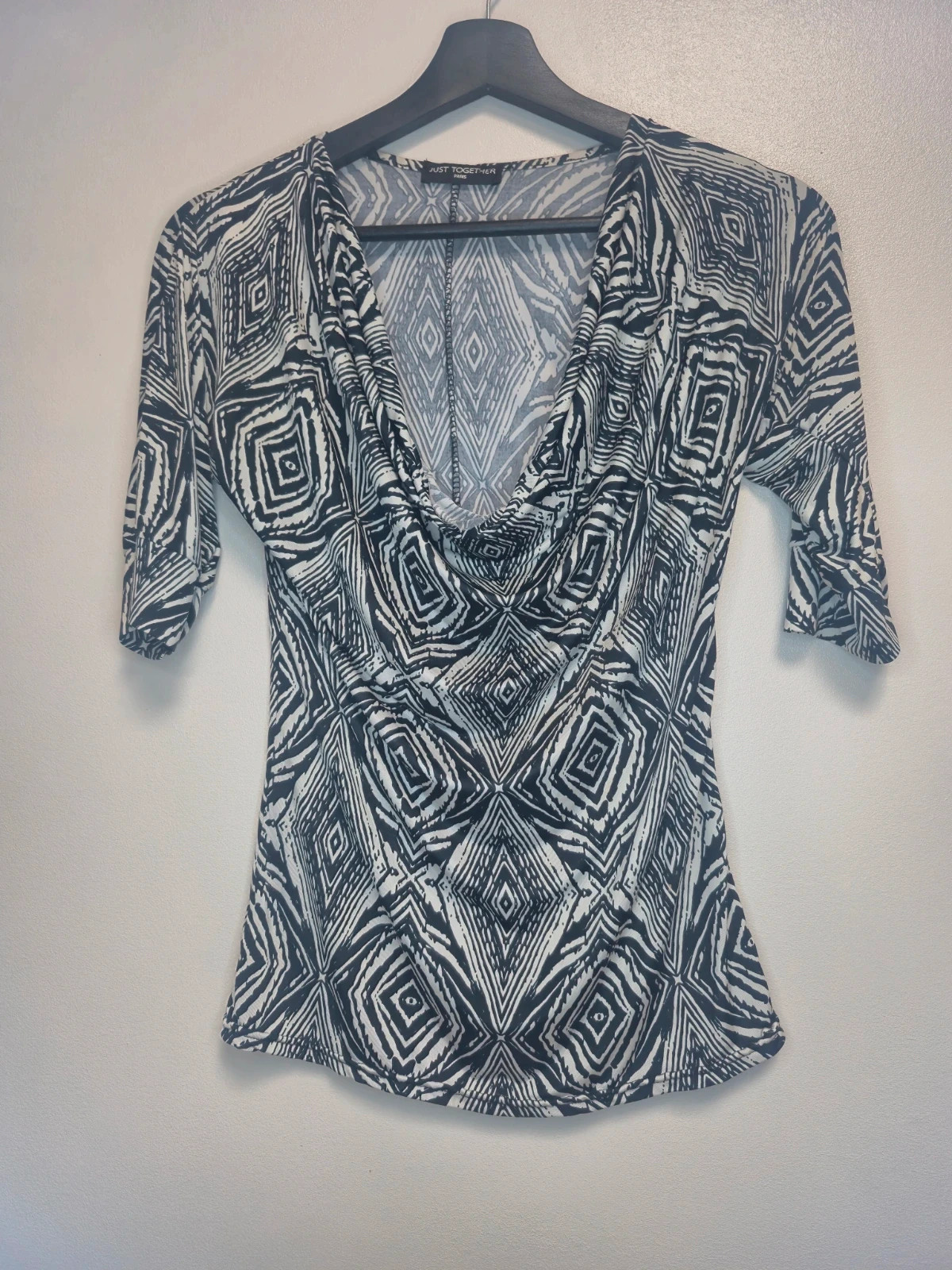 Top Just Together Paris imprime graphique noir et blanc