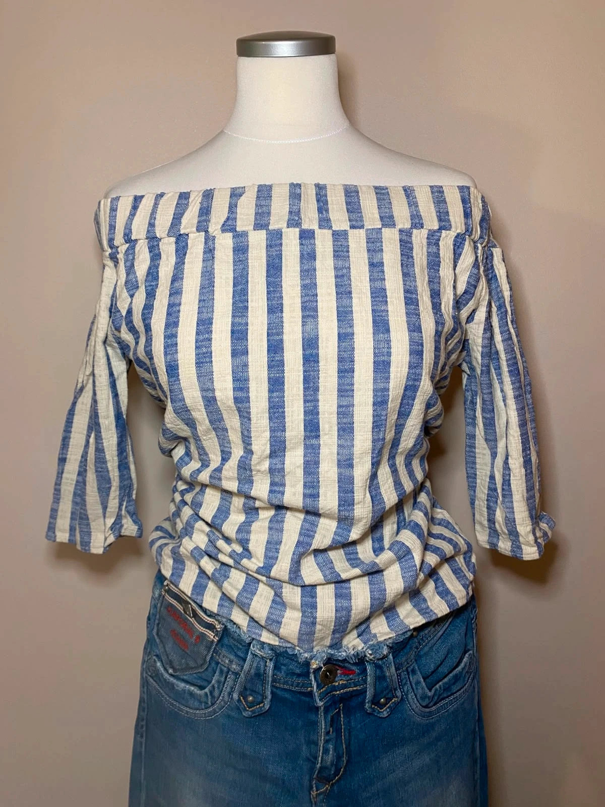 Top épaules dénudées rayé bleu blanc Vero Moda taille S manches trois quarts