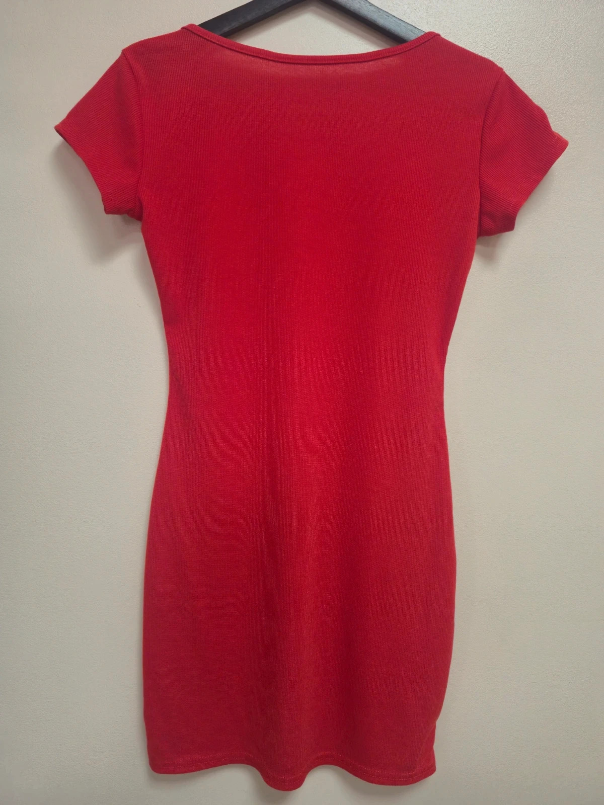 Robe courte rouge cintrée style henley – Tendance – taille XS / 34 / 6 2