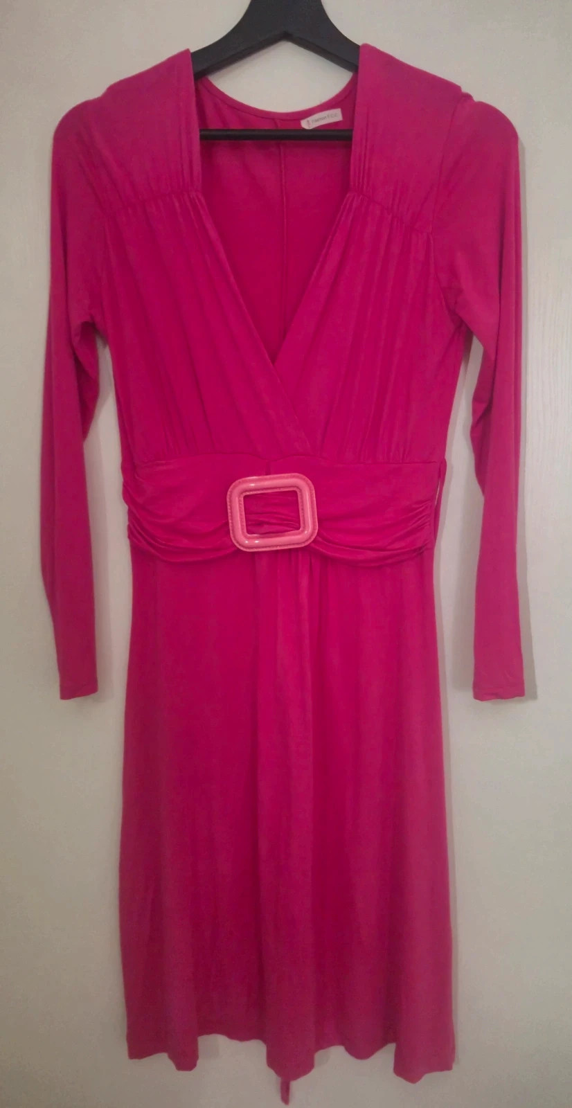 Robe rose fushia manches longues avec ceinture intégrée – Tendance – taille M / 38 / 10 2