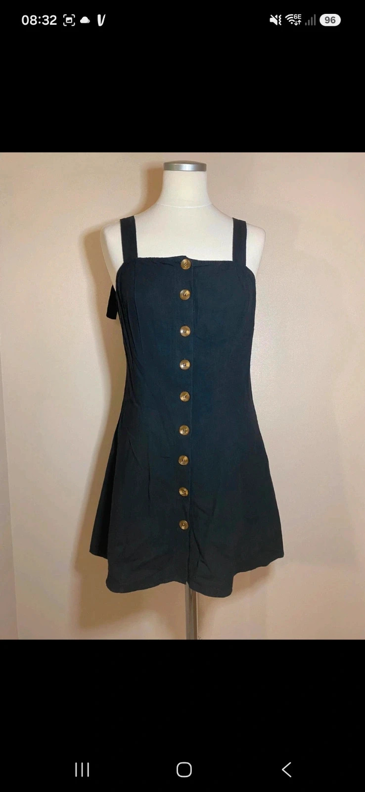 Robe courte noire avec boutons Shein taille S