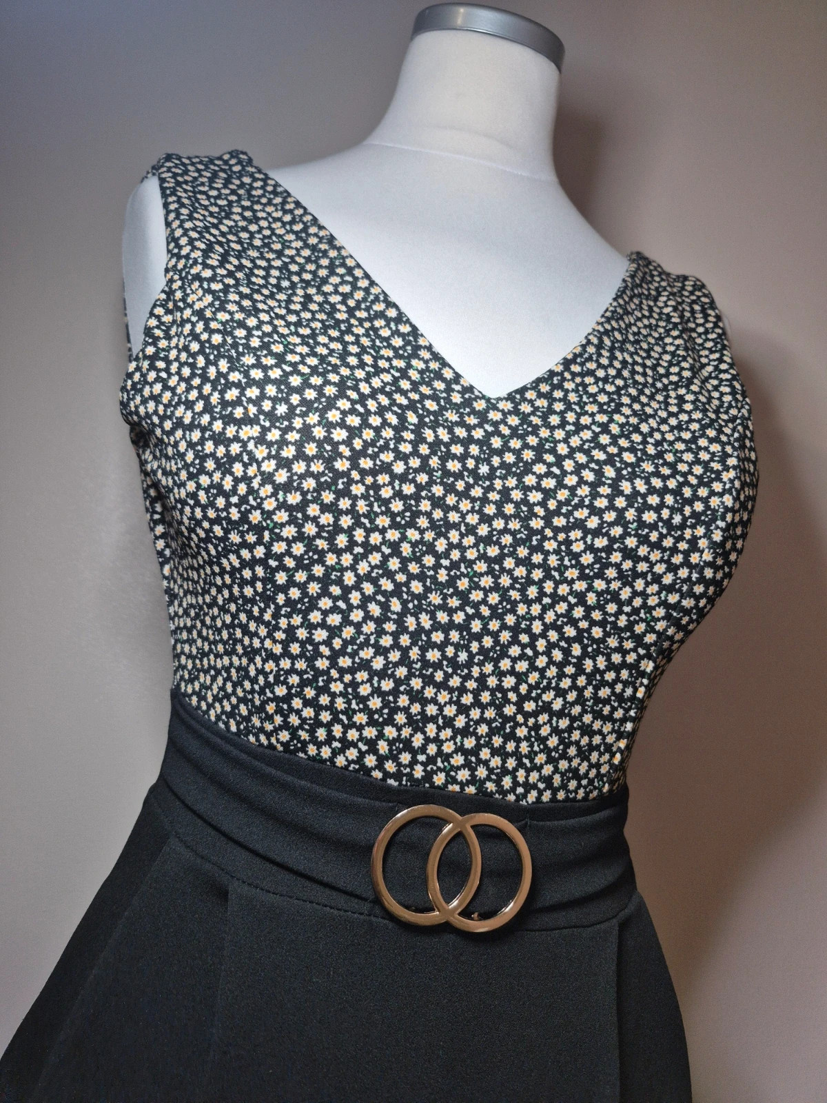 Combishort fleuri marguerites ceinture doree taille XS – Tendance – taille XS / 34 / 6 2