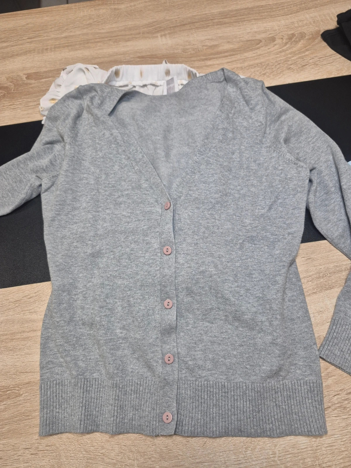 Lot de 4 hauts et gilets femme Taille 36 – Tendance Fashion – taille S / 36 / 8 4