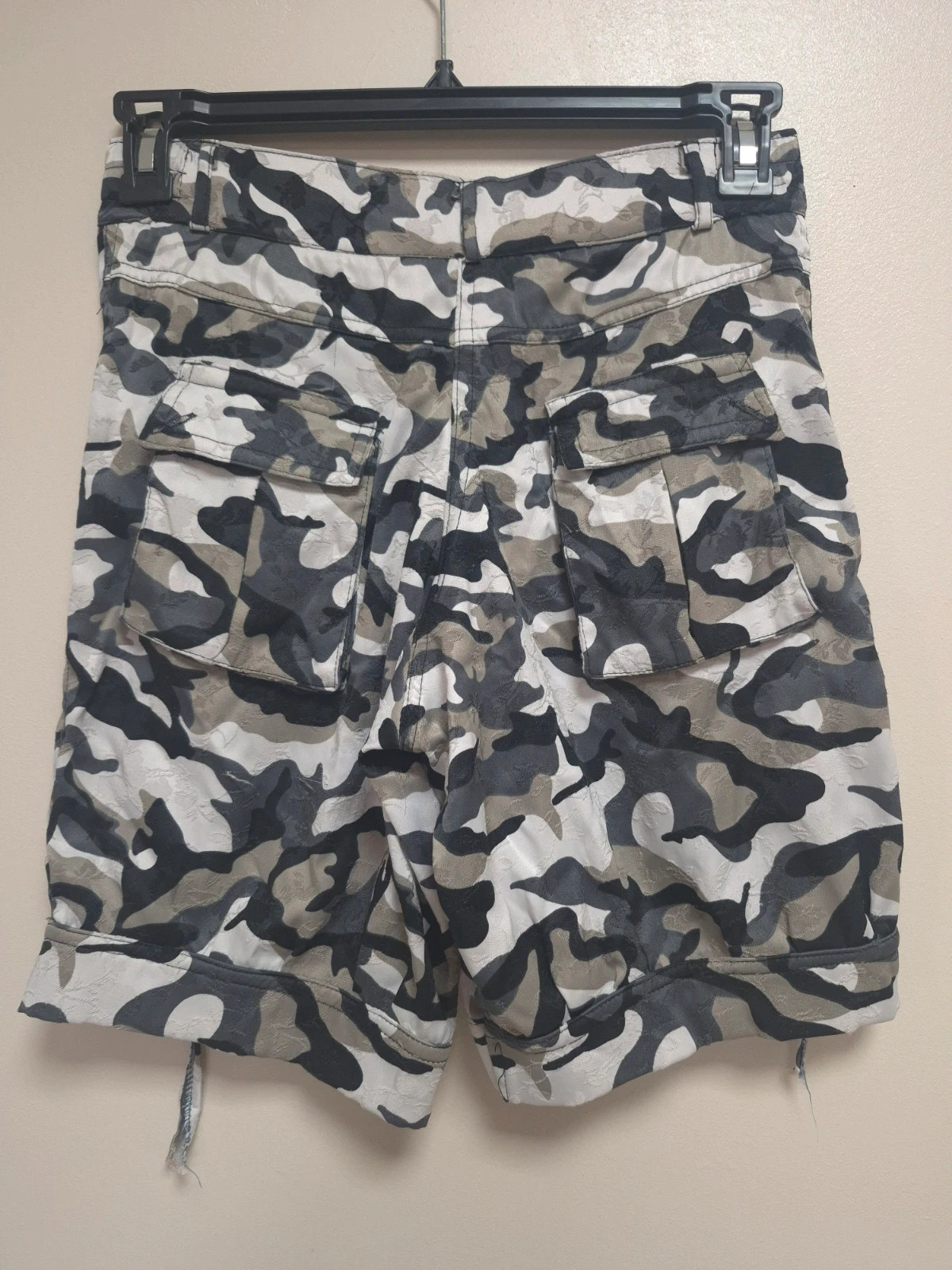 Short cargo camouflage Y2K – Vintage Dressing – taille S / 36 / 8 3