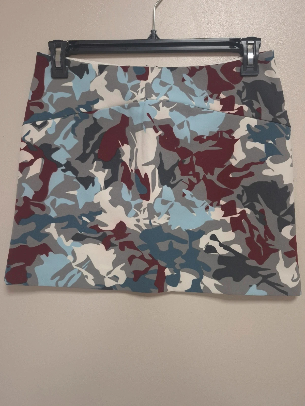Minijupe a motif camouflage coloré 27 quai de seine T38 – 27 Quai De Seine – taille M / 38 / 10 2
