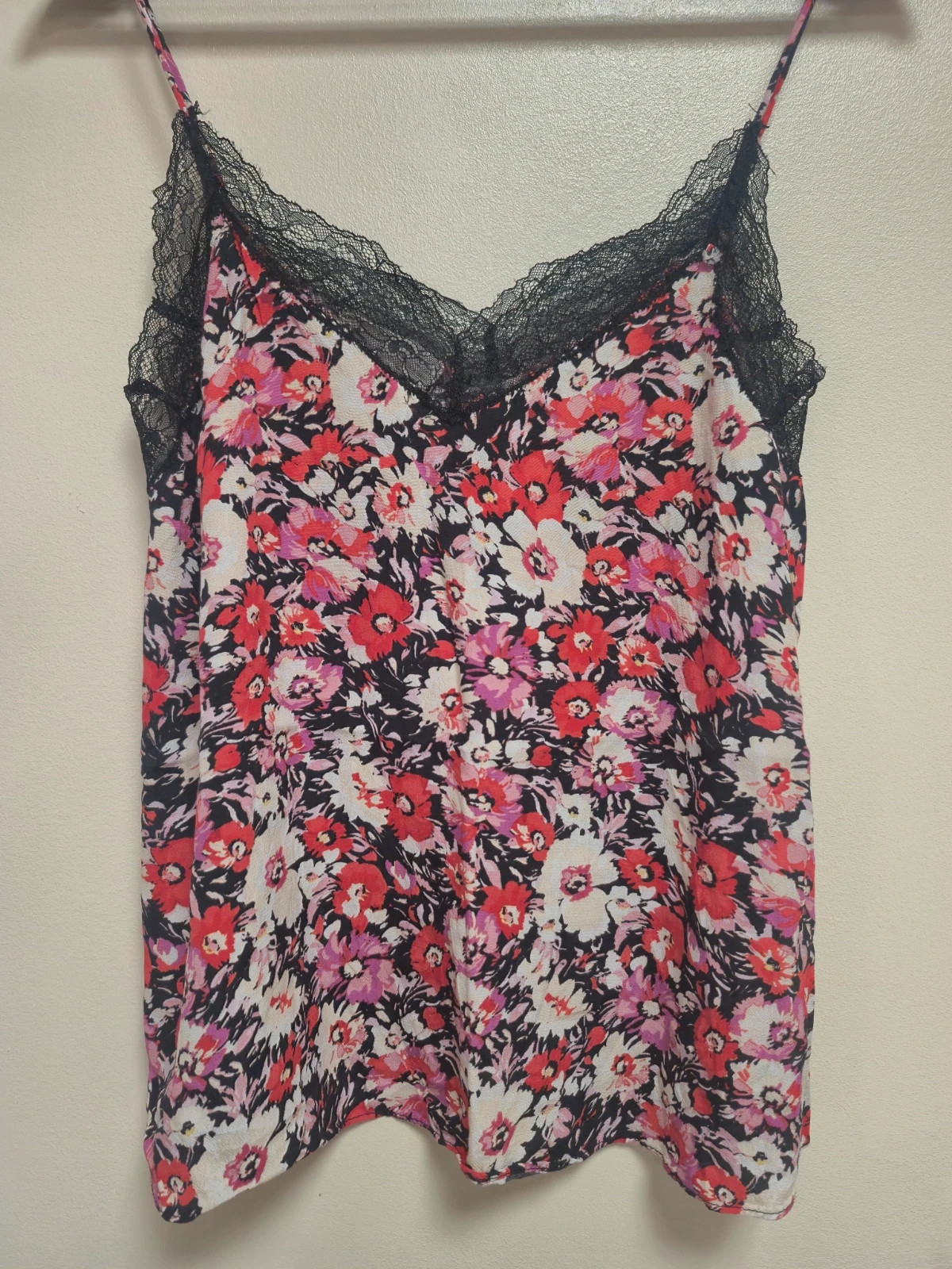 Caraco fleuri multicolore avec dentelle noire Mango taille S