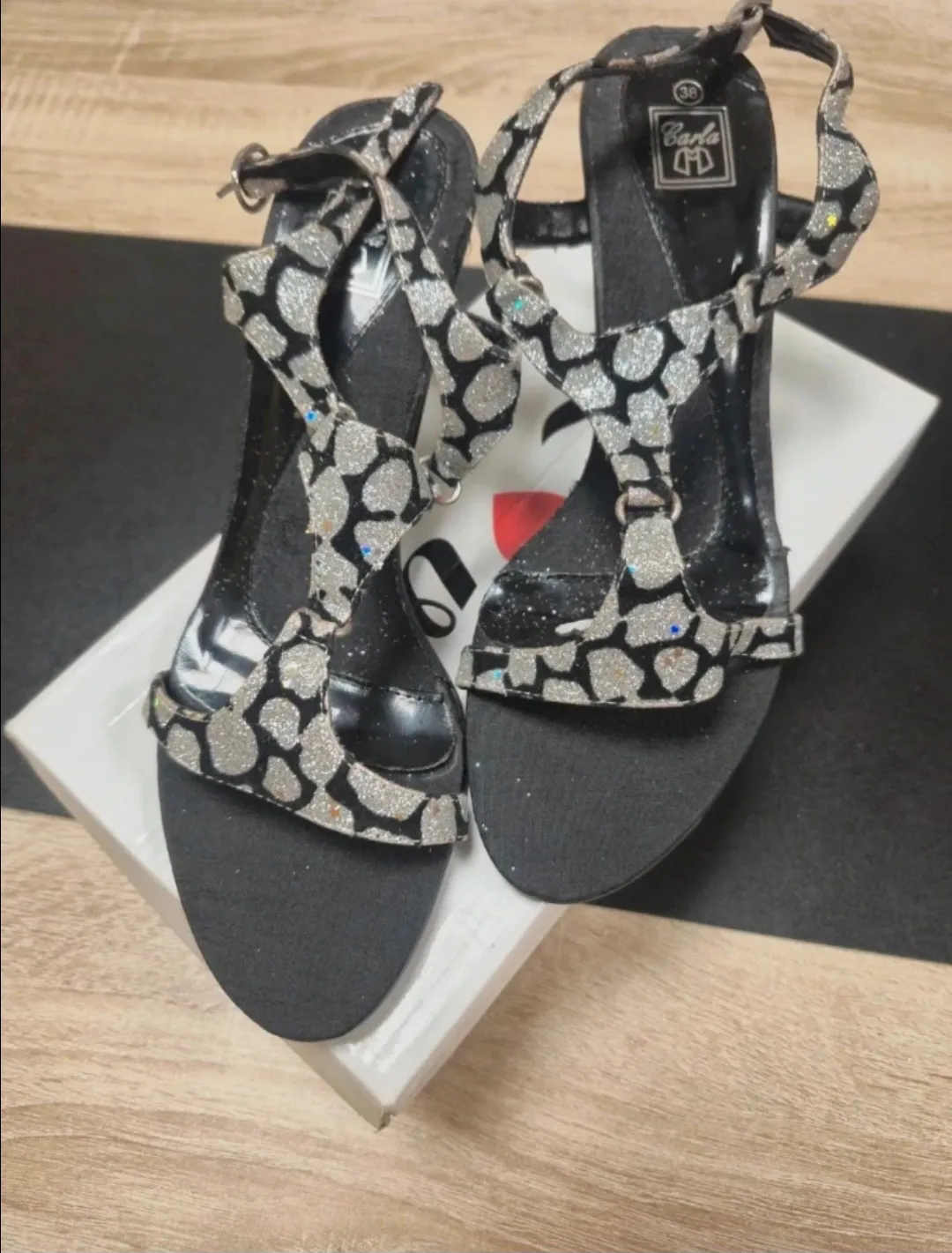 Sandales à talons Carla M pailletées taille 38 – Carla M – taille EU 38 2