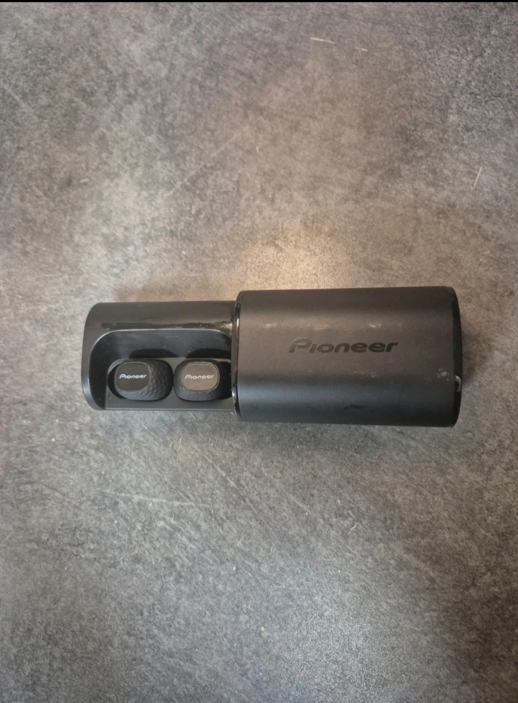 Écouteurs sans fil Pioneer avec boîtier de charge