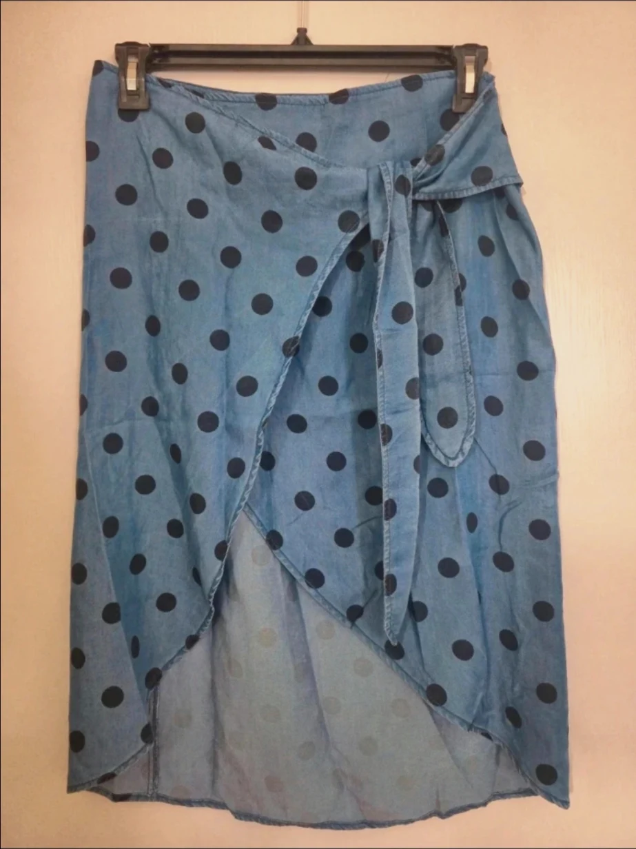 Jupe portefeuille en jean à pois