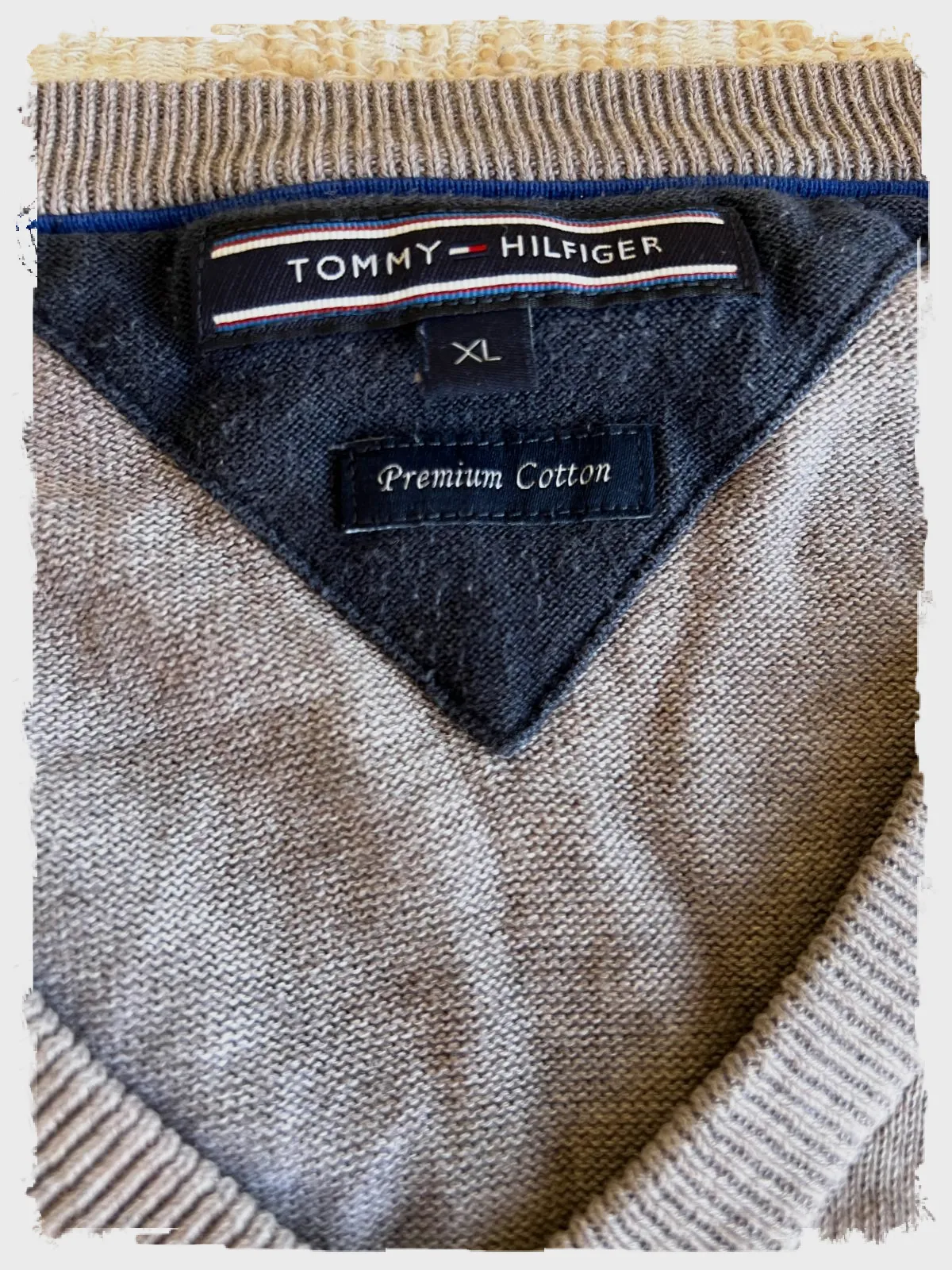 Pull col V Tommy Hilfiger à losanges Argyle – Tommy Hilfiger – taille XL 5