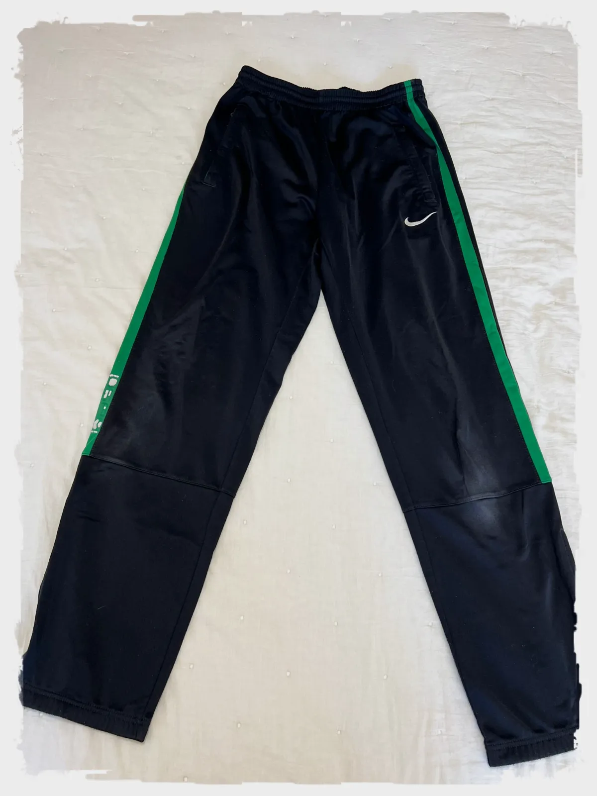 Pantalon Nike noir bande verte - Taille M – Nike – taille M 2