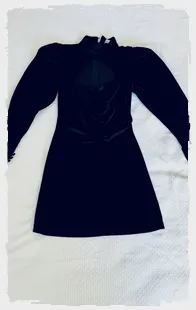 Robe courte en velours noir Zara taille M – Zara – taille M 3