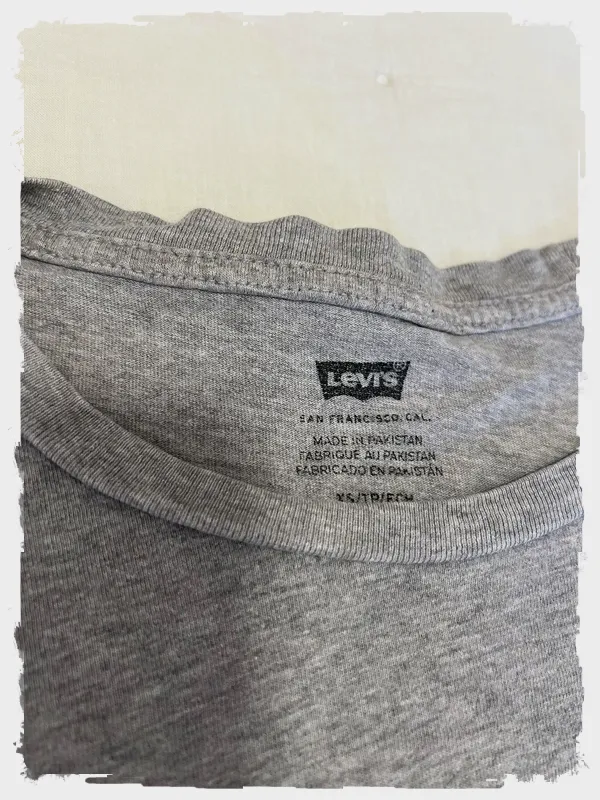 T-shirt Levi's gris avec logo batwing rouge – Levi's – taille XS 5