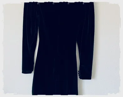 Robe courte en velours noir Zara taille M – Zara – taille M 2