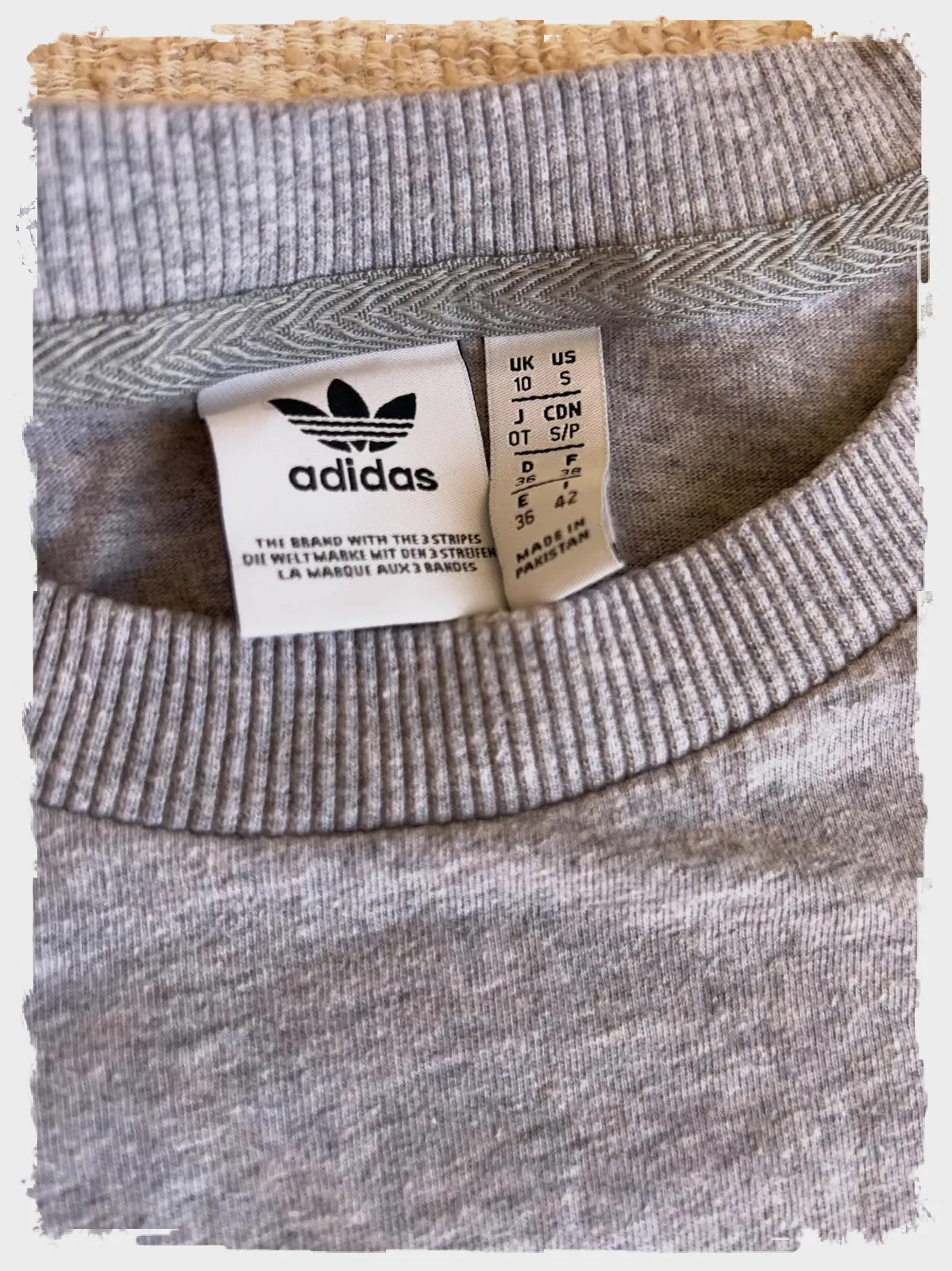 T-shirt Adidas gris à bandes – Adidas – taille S 5