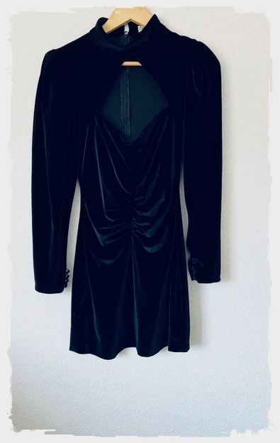 Robe courte en velours noir Zara taille M – Zara – taille M
