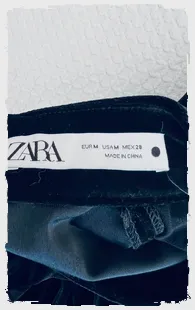Robe courte en velours noir Zara taille M – Zara – taille M 4