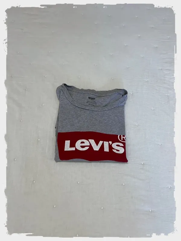 T-shirt Levi's gris avec logo batwing rouge – Levi's – taille XS 3