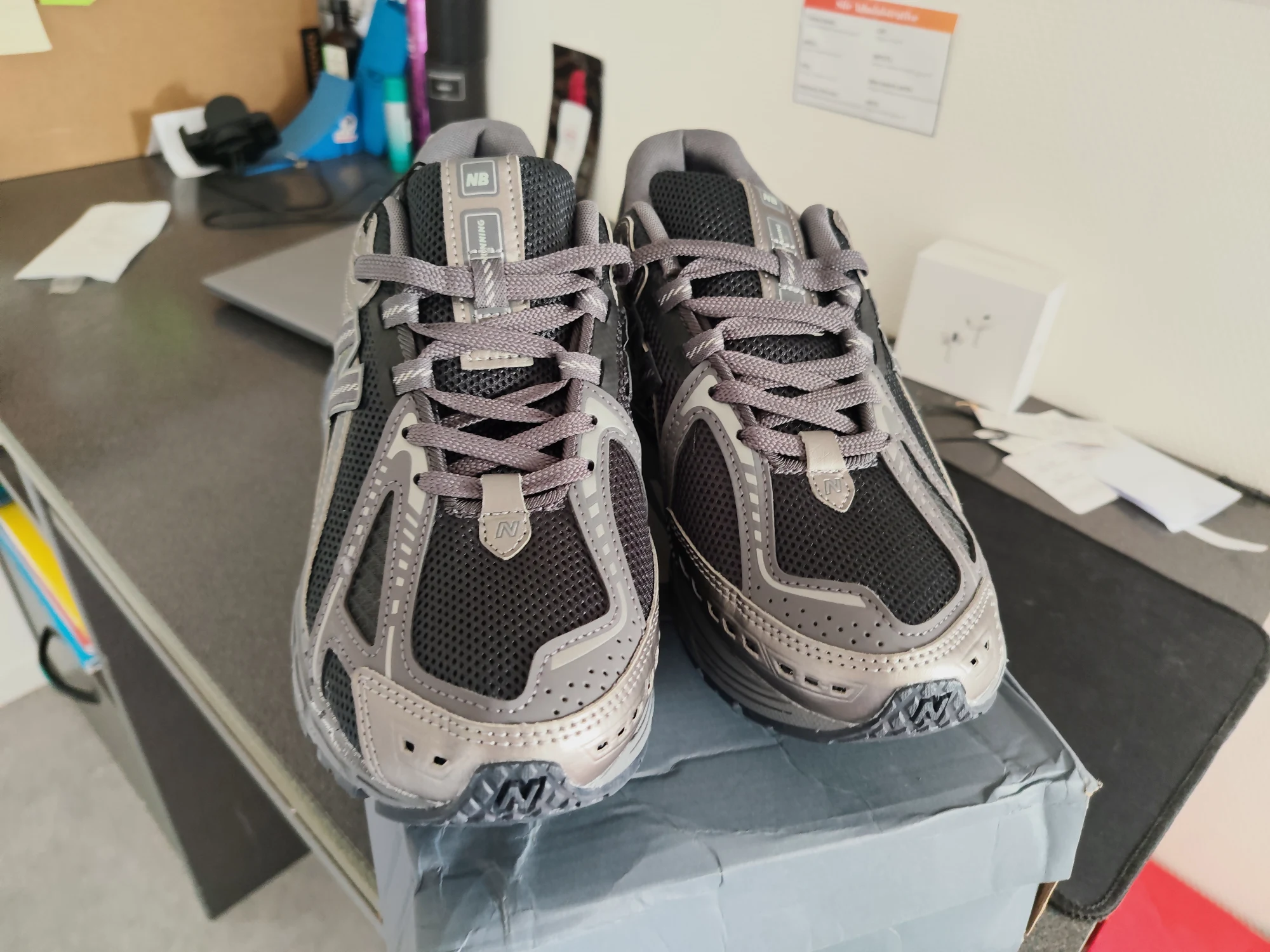👟 New Balance 1906R – Gris / Noir