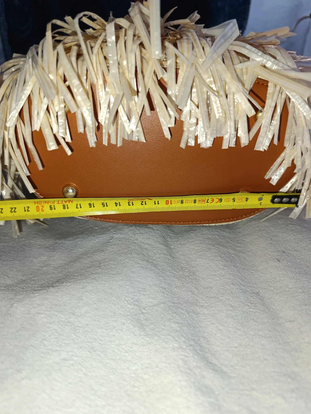 Bolso coconuda bucket de rafia y polipiel en color beige y marrón. – Coconuda 5
