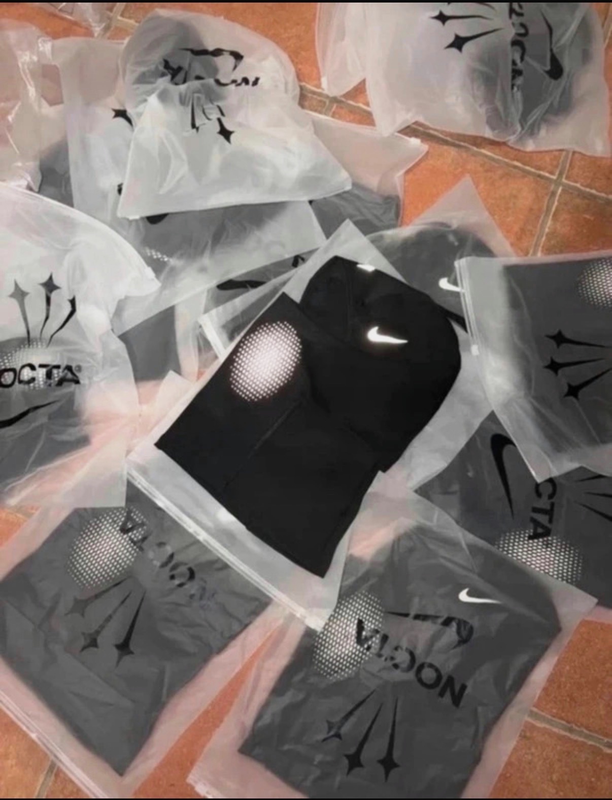 Cagoule Nike nocta  – Nike – taille Taille unique 4