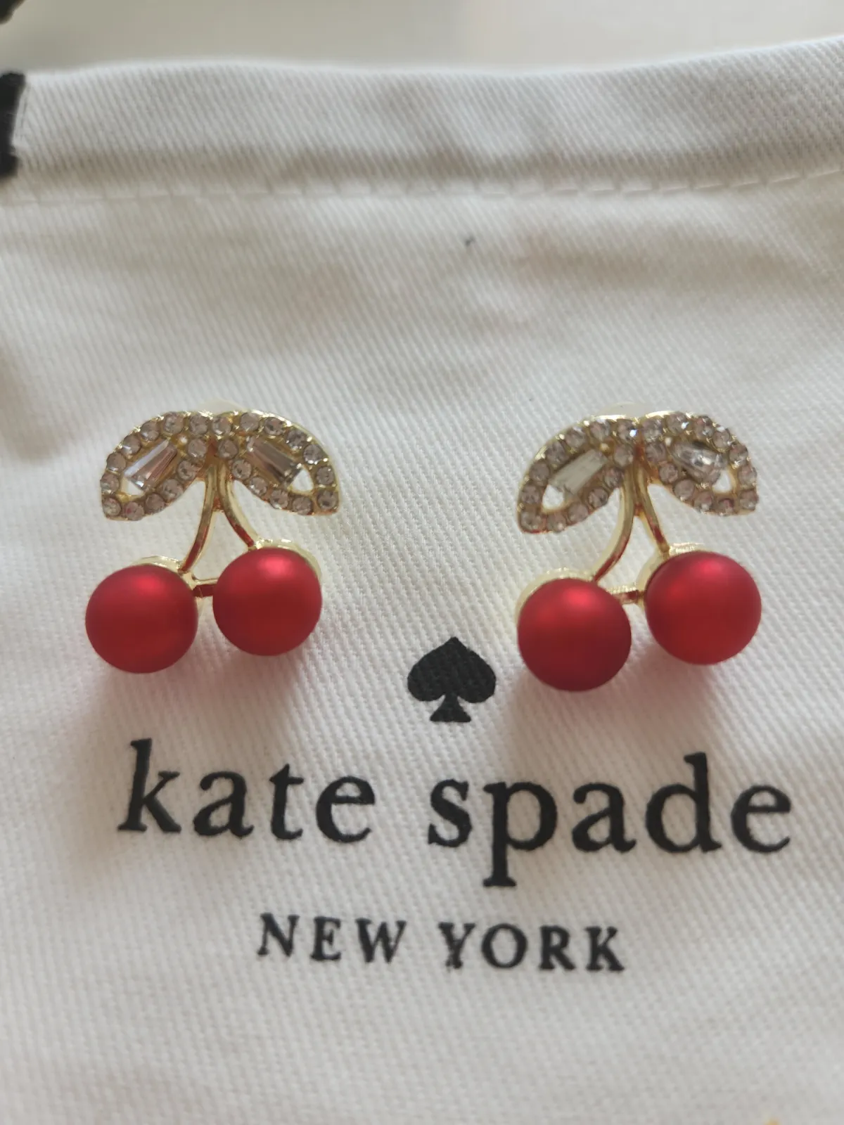 Boucles d'oreilles Kate Spade cerises rouges