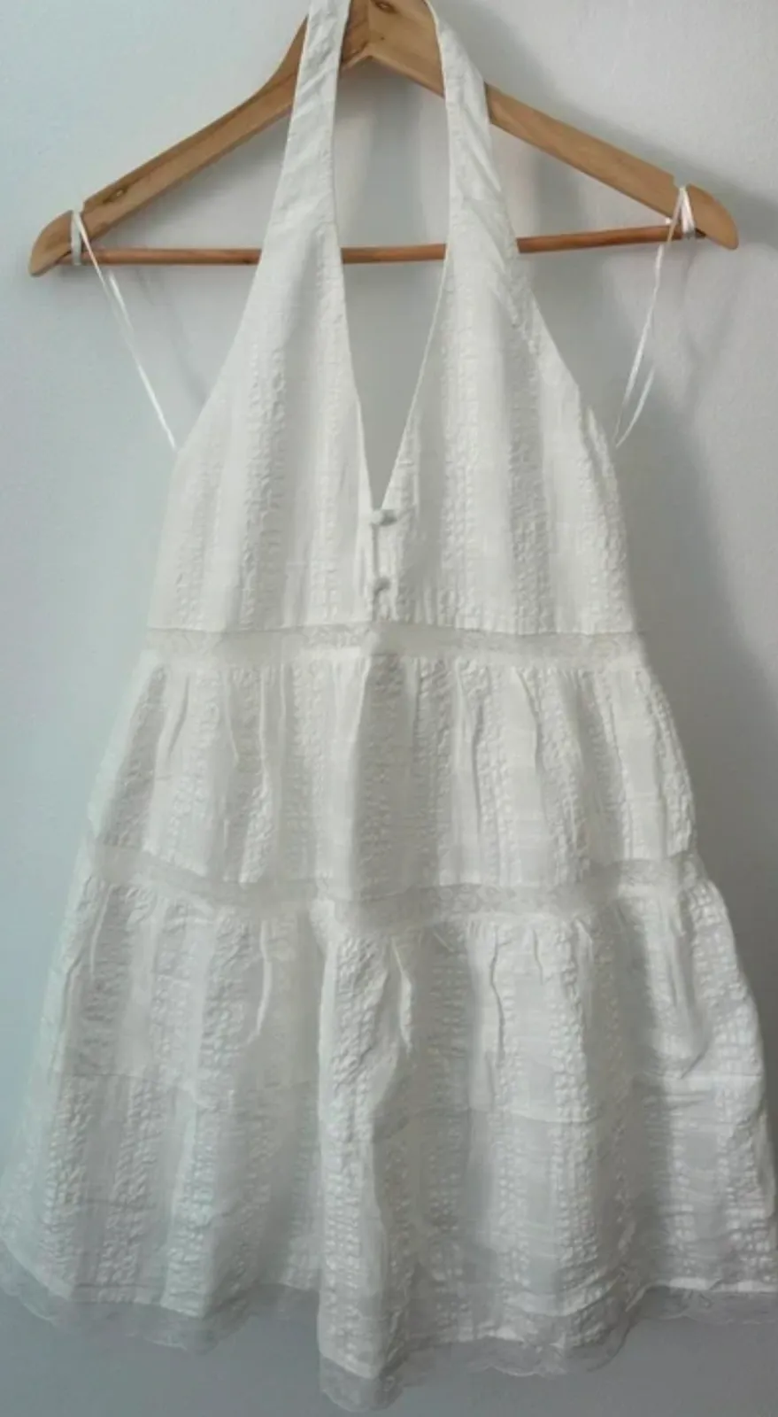 Robe blanche courte dentelle halter 3
