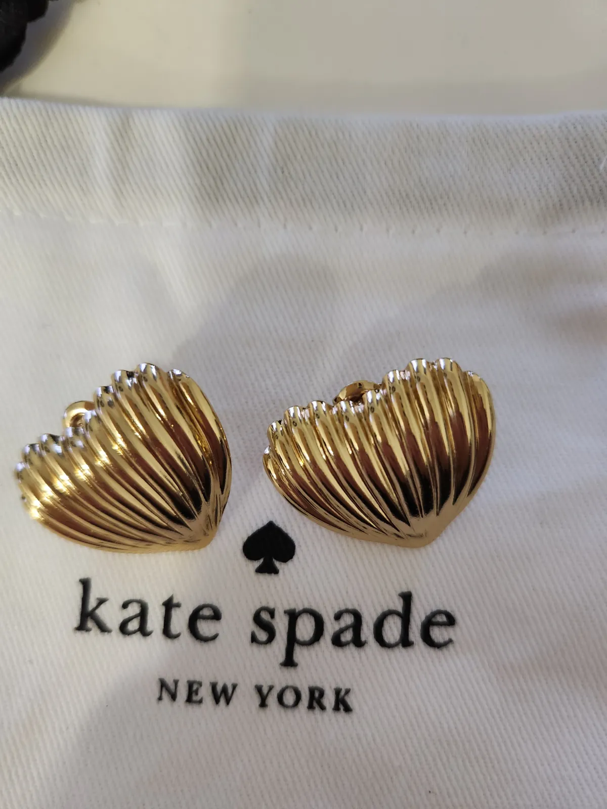 Boucles d'oreilles Kate Spade coquillage doré 2