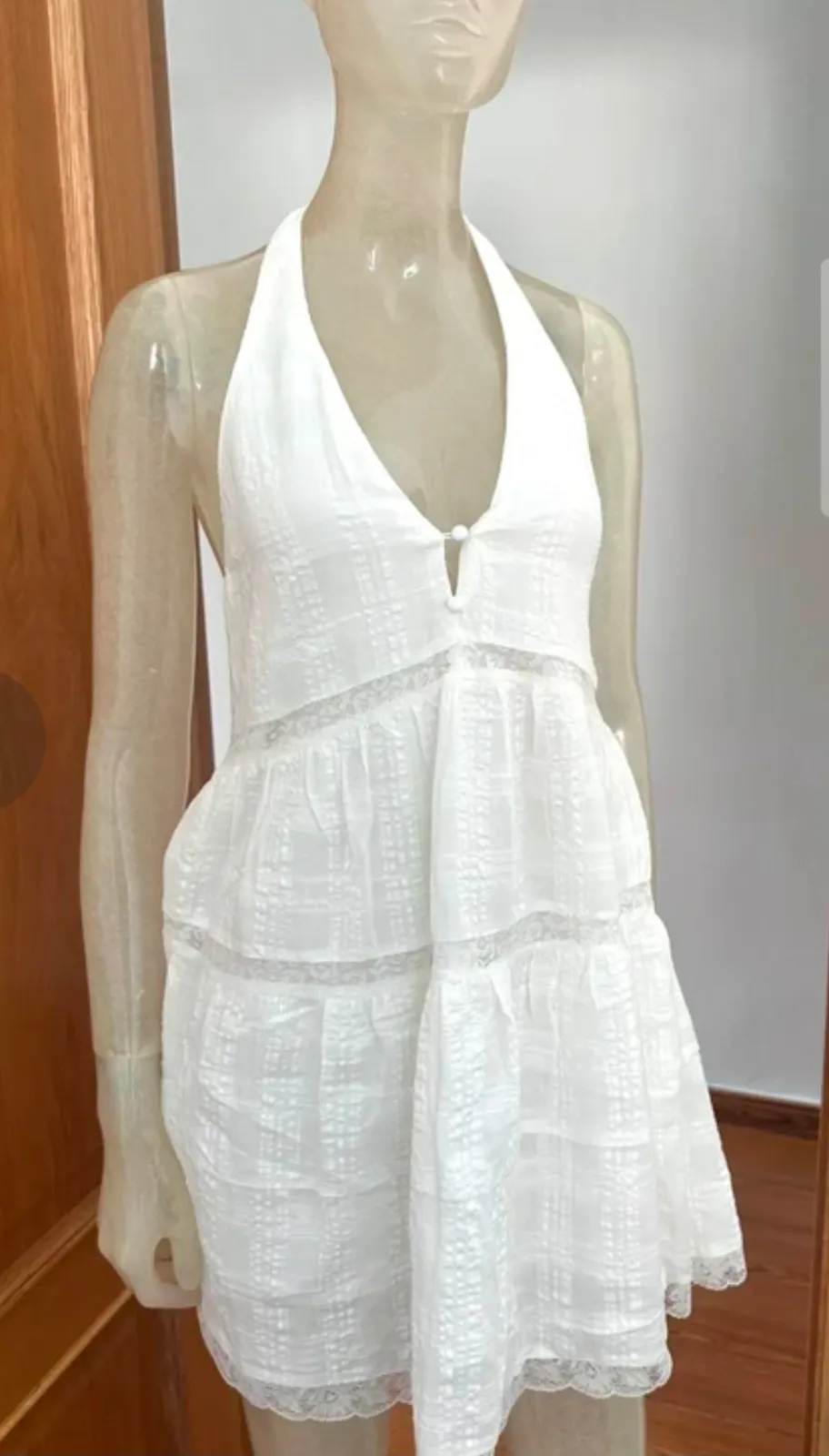 Robe blanche courte dentelle halter