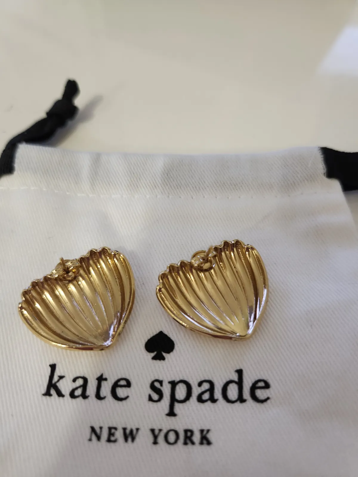 Boucles d'oreilles Kate Spade coquillage doré 3