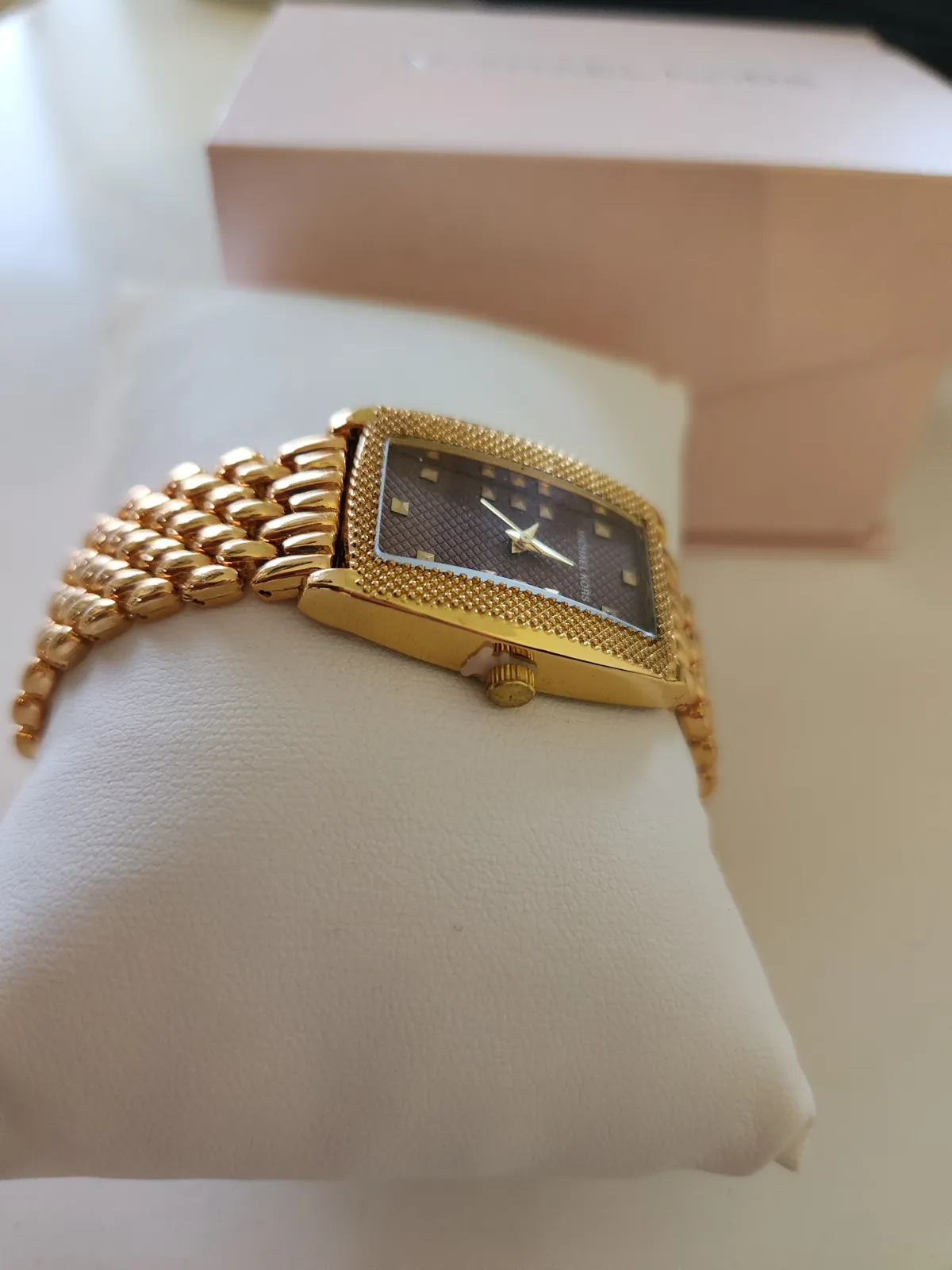 Montre Michael Kors dorée cadran chocolat 4